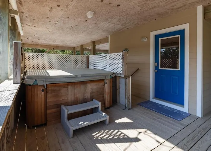 3 Bedrooms, Hot Tub, Fire Pit, And Pet Friendly