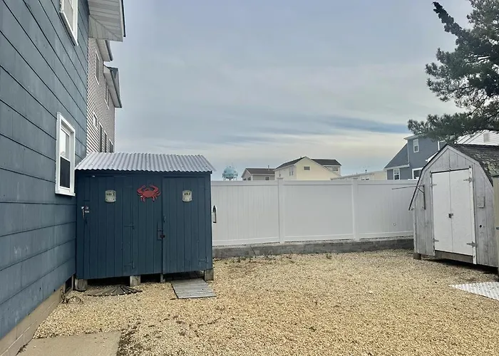 Welcome To The Sea Hunt An Updated, New-To-Market Coastal Gem