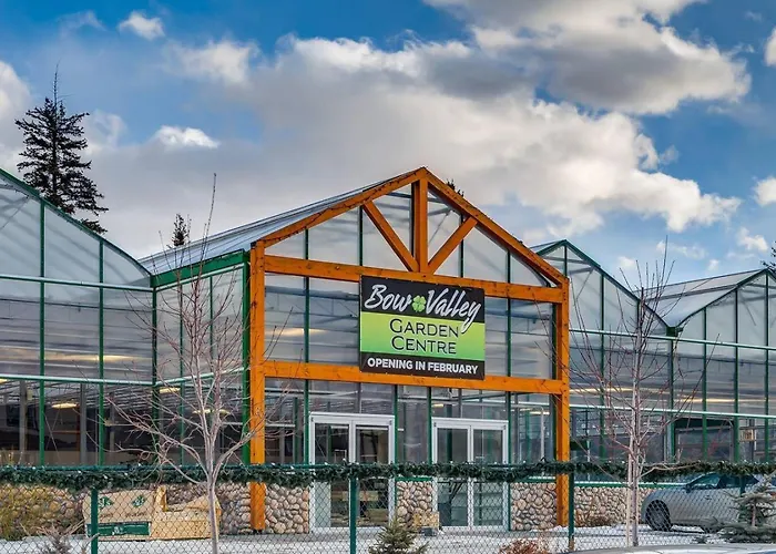 Cozy Mountain View Condo Close To Dt Canmore
