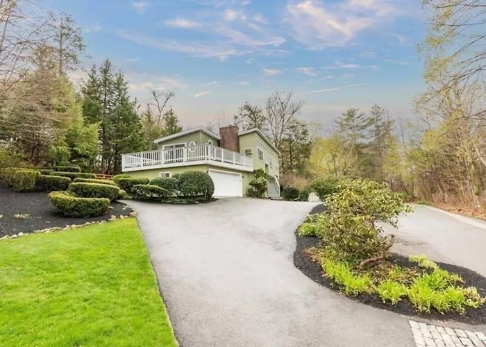 Manchester By The Sea|Outdoor Fireplace|King Bed