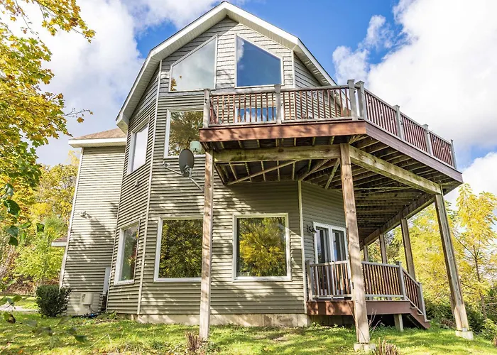 Mackinac Island Cabin Steps To Ferry Sleeps 12