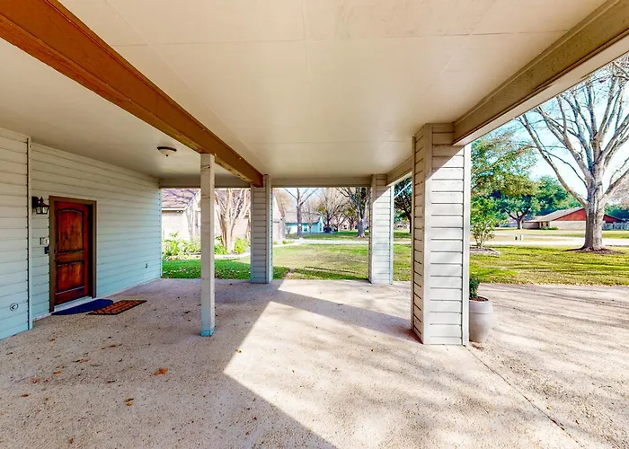 Lakefront Home With Hot Tub, Dock, Kayaks, Central Ac, & Great Lake Views