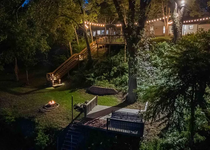 Stunning Rivrefront 3Br With Hot Tub, Water View!