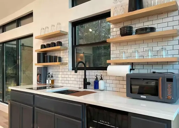 Relaxing Ranch Friendly Animals Modern Stay Cabin 1