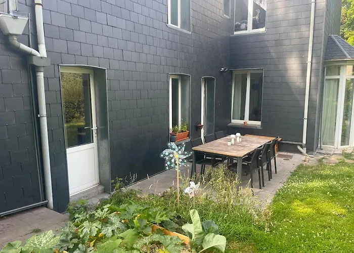 House With Garden For 4 People