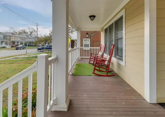 Centrally Located Hampton Roads Home W/ Game Room!