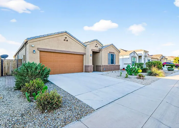Tropical Desert Oasis Phoenix 5Br 3Bath With Outdoor Tiki Bar & Bbq