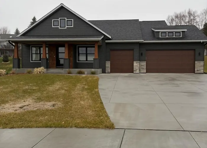 Custom Luxury Rambler In Highland Hills