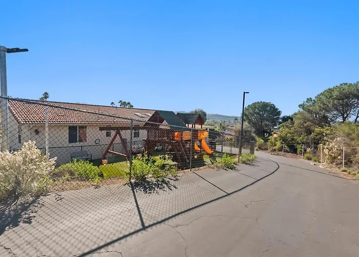 Spacious Single Level Home In Poway
