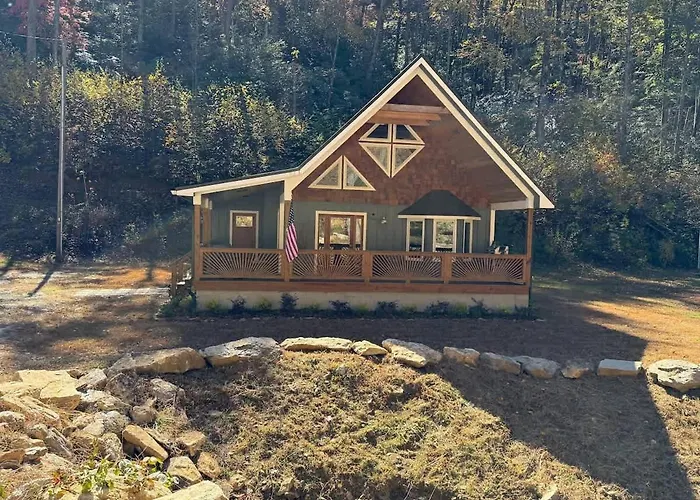 Mountain Cabin & Creek-Front Nature Retreat Nc