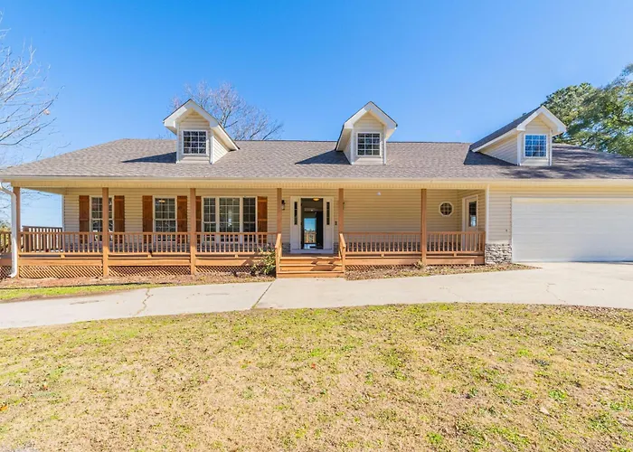 Private Dock & Hot Tub: Lakefront Eufaula Escape