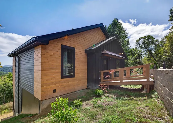 Golden Dawn At Saluda Mountain Retreats