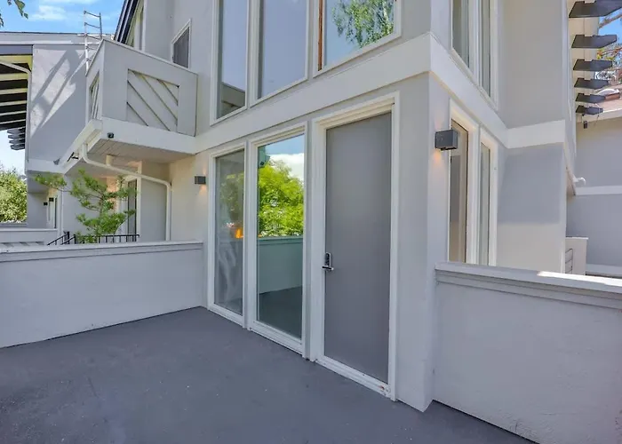601-Lavish Family Home W Ac & Patio Near Meta & Stanford