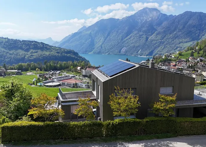 Stunning 4Bdr Villa- Private Sauna & Lake View