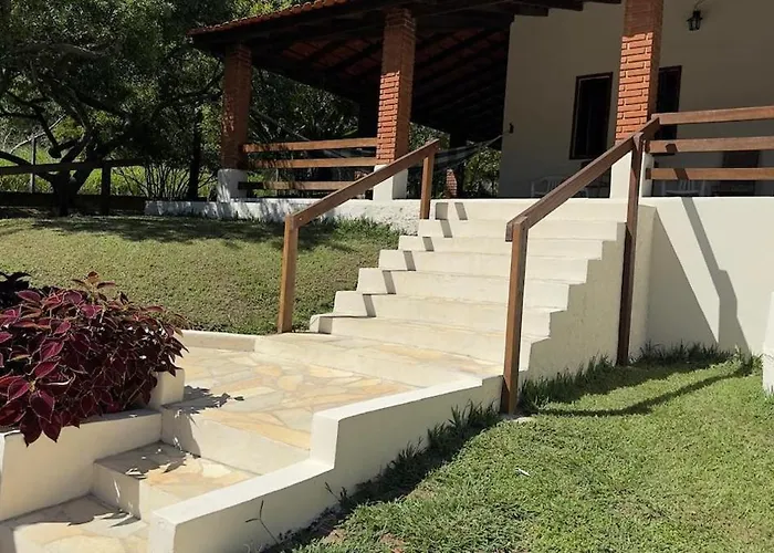 Linda Chácara com Piscina e WiFi para até 20 hóspedes