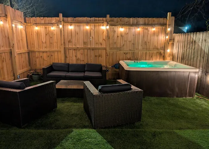 Movie Night Retreat I Hot Tub I Games I Theater