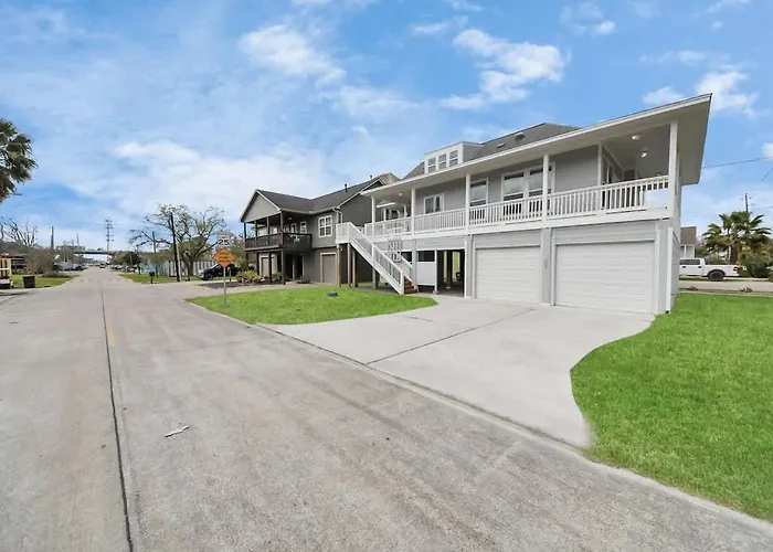 Boardwalk Bungalow Family Fun For All - Sleeps 10