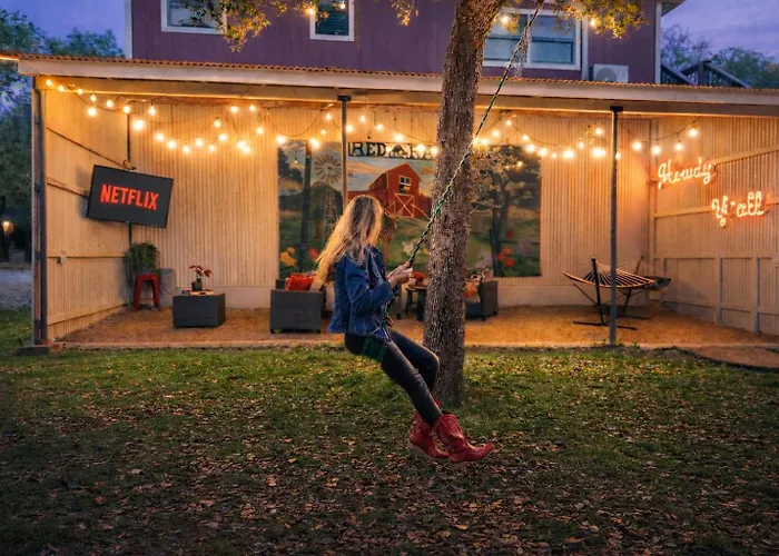 Red Barn Inn Feed Deer And Play Games & Firepit
