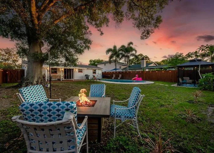 Private Pool 15 Minutes To The Beach & Downtown Saint Petersburg Florida