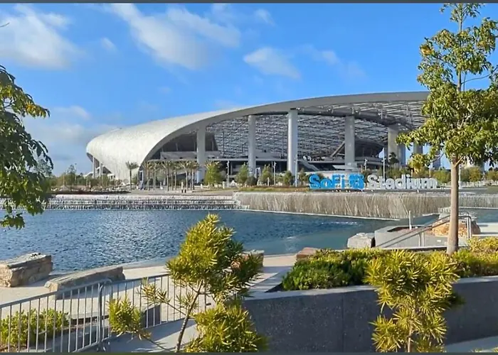 Walkable To Sofi, Intuit Dome, Kia Forum