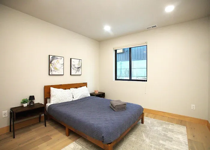 Luxe Hyak Retreat With Sauna, Hot Tub, Game Room, 6Br