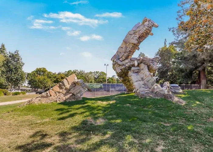 601-Lavish Family Home W Ac & Patio Near Meta & Stanford