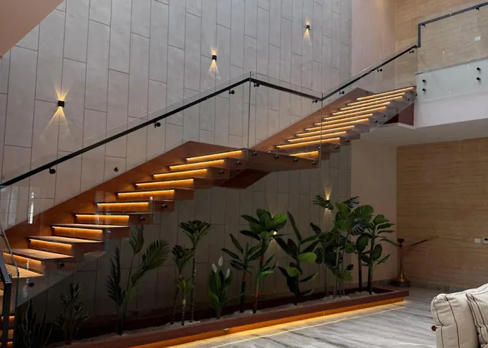 Ultra Luxury 7Bhk Estate I Pool, Grand Lawn And Tubs