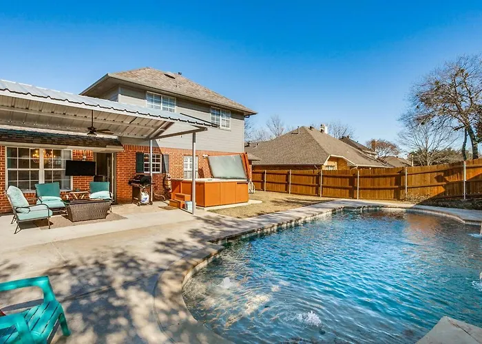 Rockwall Luxury Retreat-Pool/Spa/Patio/Gameroom
