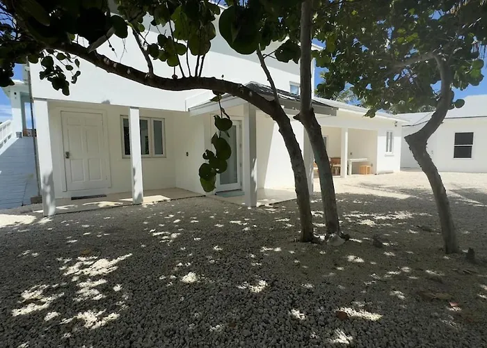 8 Bedroom Ocean Front In Eleuthera Double Bay With Pool