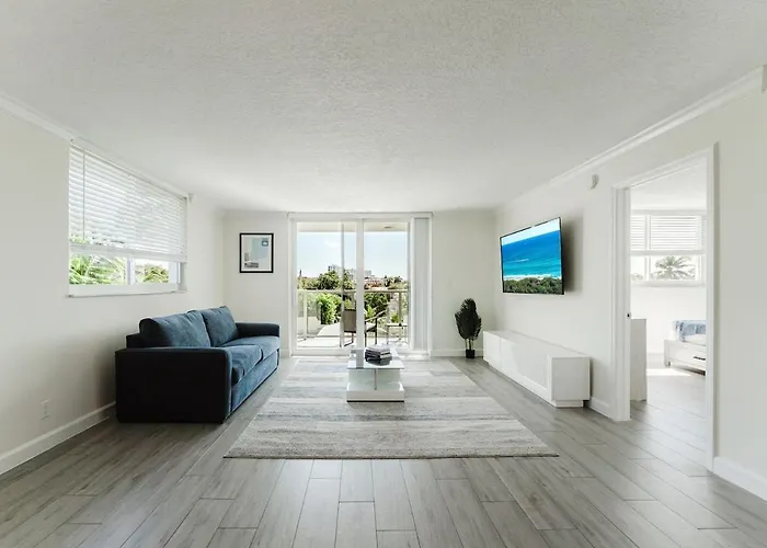 Modern 2Br Suite 2 King Beds Pool Steps To Beach