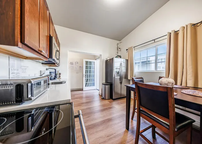 Welcoming & Spacious 2-Bedroom Guest Suite In Torrance 20 Minutes From Lax