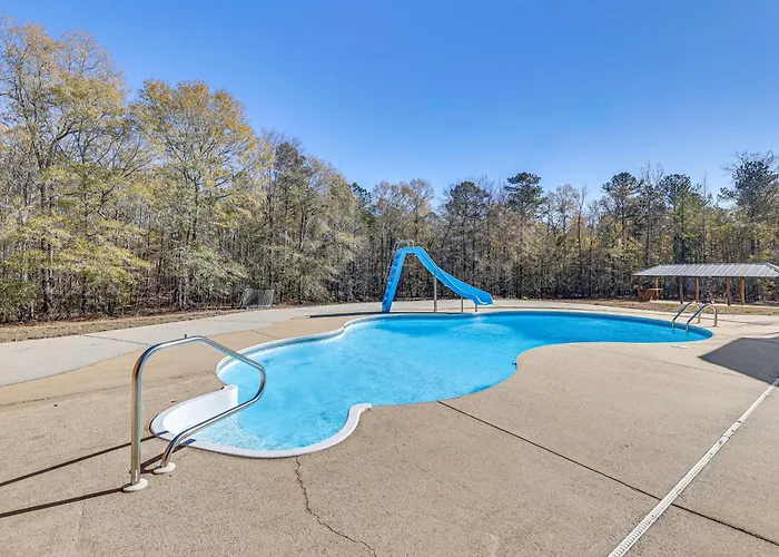 Scenic Lagrange Retreat! 3,600 Sq Ft, Pool Access