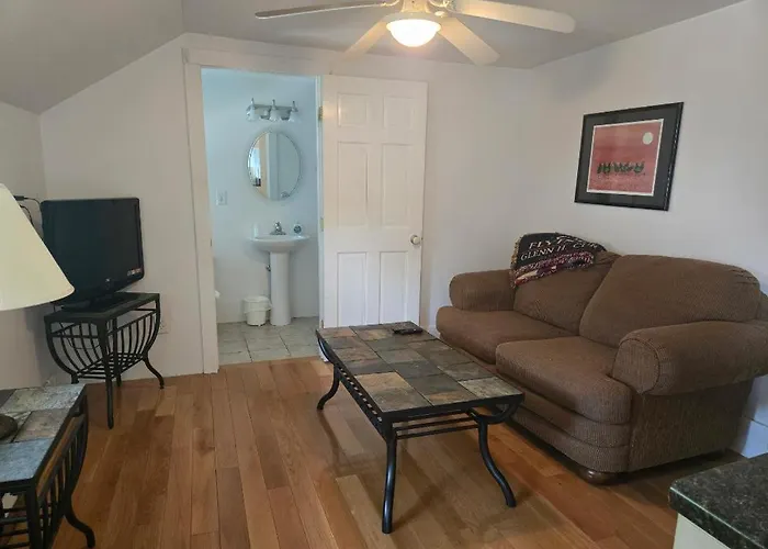 Gulf Stream House - Hammondsport Getaway Apartment Unit 11
