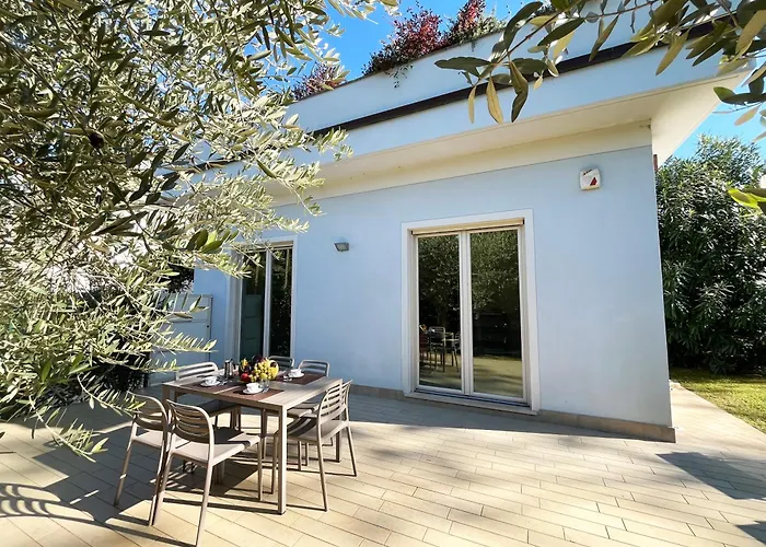 Casa Fiordaliso, A Green Oasis Near The Sea
