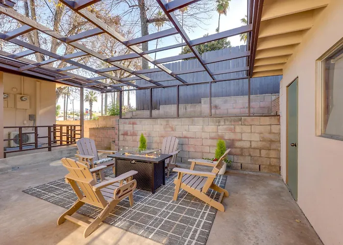 Walkable Home Base Near Llumc & Campus!