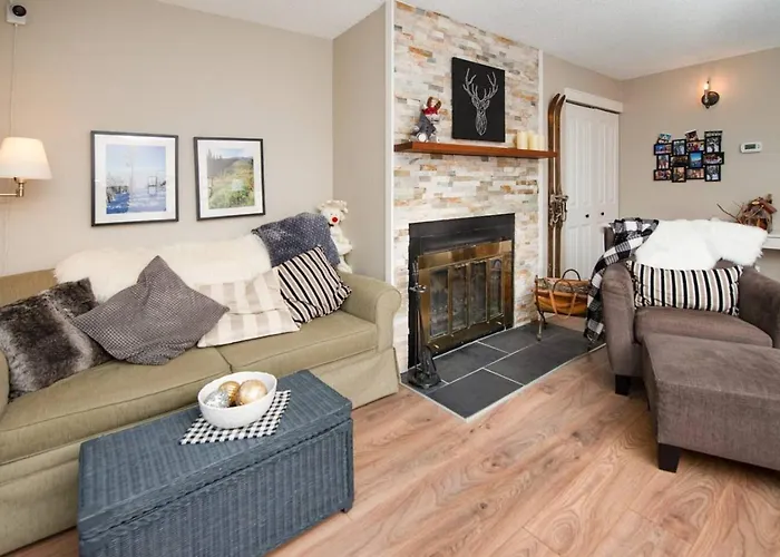 3Br Oasis Private Hot Tub And Sauna Walk To Ski Hill