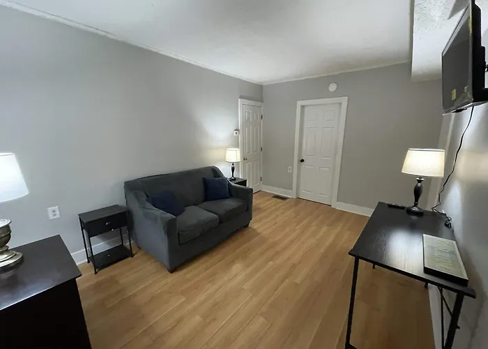 Beach Apartment In Woodmont Milford 102