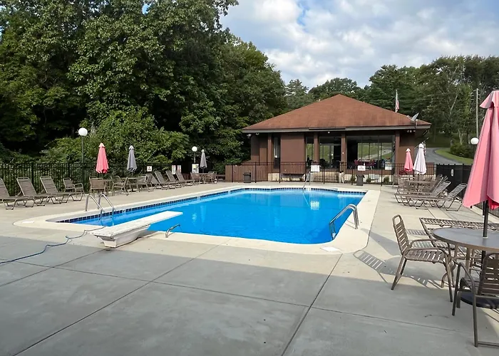 Family Fun Lake Getaway In Jamestown With Pool