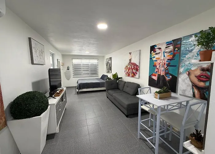Modern Studio In La Puntilla By Vss