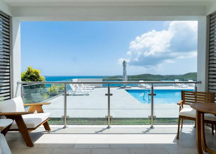 Ruby - 2-Bed Condo With Pool