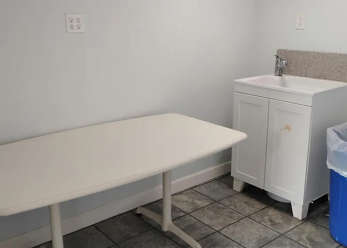 1 King Br1 Bath Apt With Full Kitchen 124