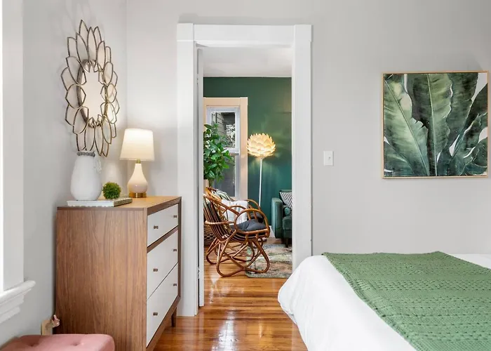 Downtown Beverly|King Bed|Minutes To Salem+Train