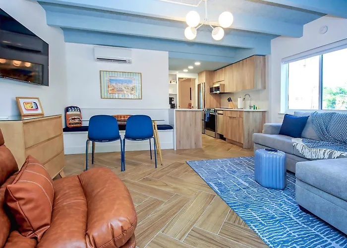 Charming Sanibel Condo - Easy Walk To The Beach - Pool - Colony Inn 02