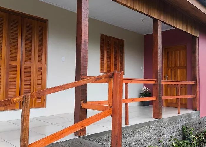 Casa com dois quartos cama de casal e vista panorâmica próximo a Gramado Serra Gaúcha