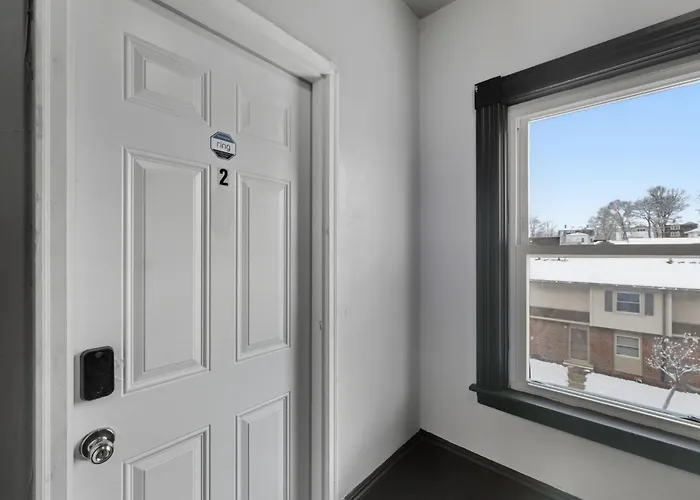 Cozy Adventure Filled Escape Free Parking Apts