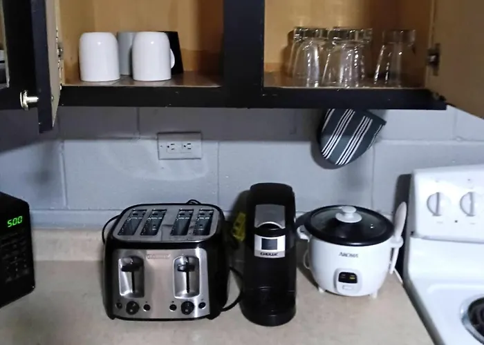 Cosy Single-Level Home With Laundry And Parking