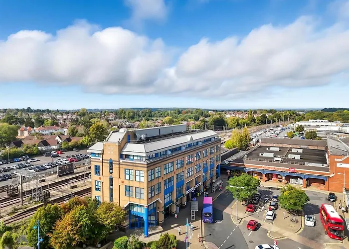 Central Apartment - 16 Mins To London