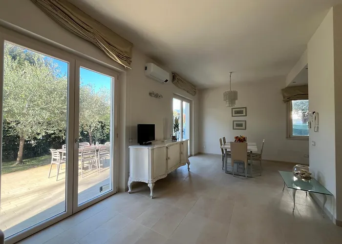 Casa Fiordaliso, A Green Oasis Near The Sea