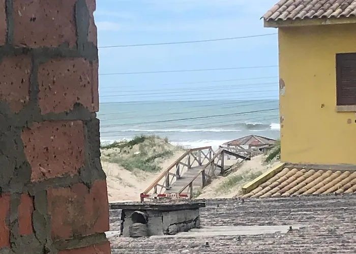 Sobrado próximo ao mar em Salinas