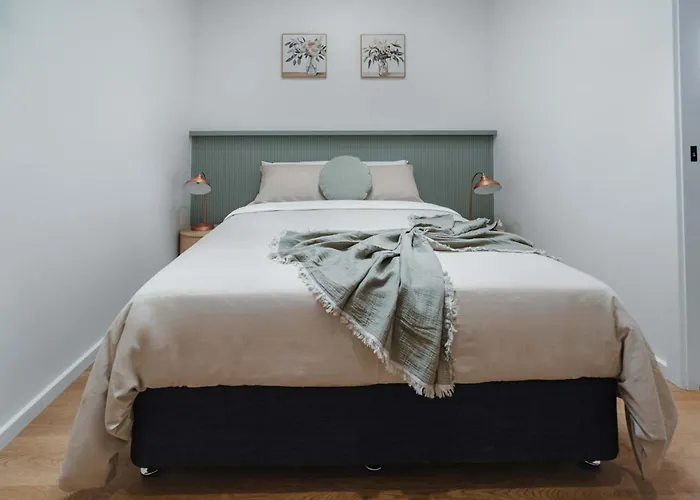Ropa Standard Queen Suite - Luxe Stay In Dubbo